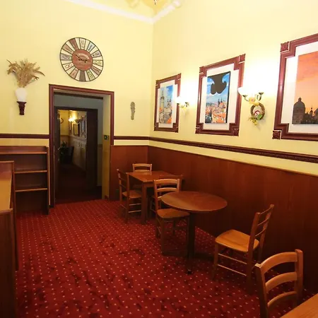 Old Hotel 3*