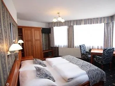 올드 호텔 3*