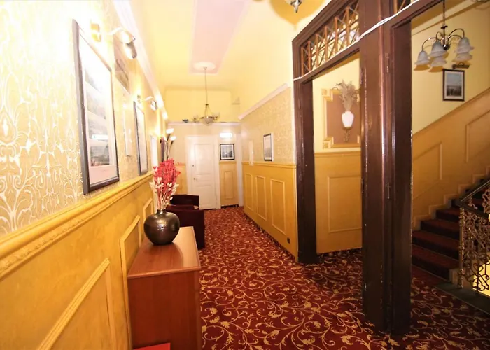 Hotell Old 3*